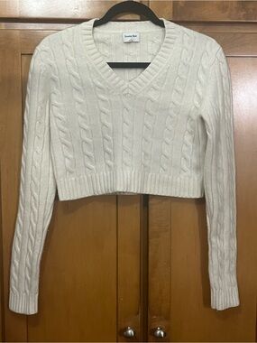 Sunday Best Aritzia Cream Cable Knit V-Neck Cropped Sweater Small